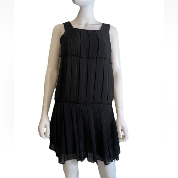 Ted Baker Black Tiered Flowy Pleated Mini Dress Size 1 (US Size 4) LBD zip up - Picture 1 of 16